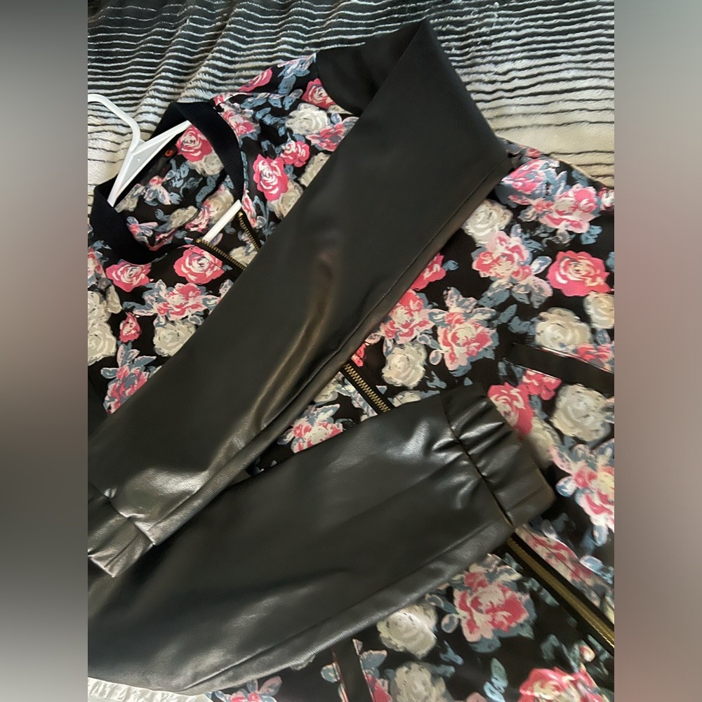 G by Guess light floral with faux leather sleeves jacket